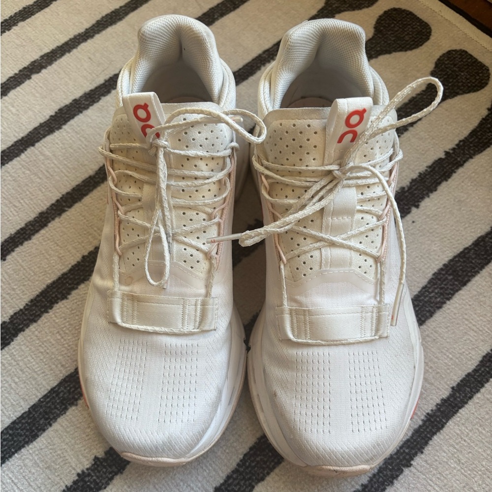 ON CloudNova Lifestyle Athletic Shoes Women’s Size US8